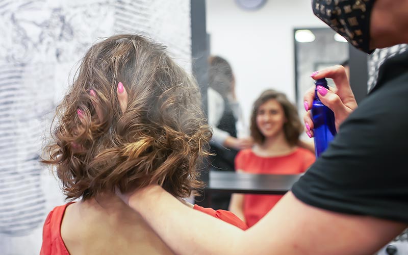 Profesjonalna regeneracja włosów w salonie fryzjerskim Lusia na warszawskiej Ochocie